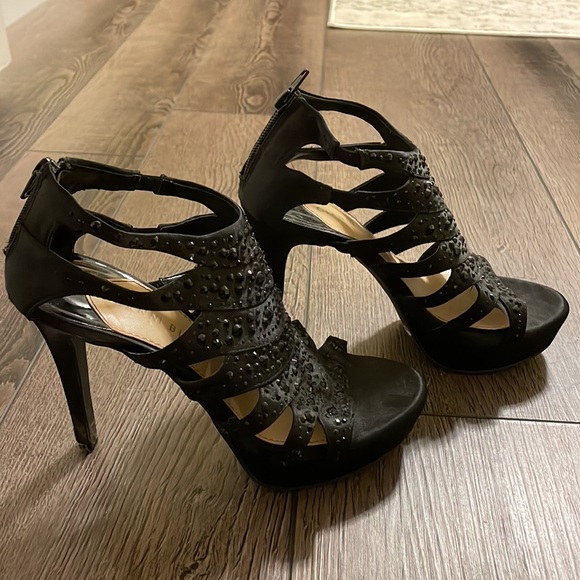 Black stiletto heels - Picture 2 of 5